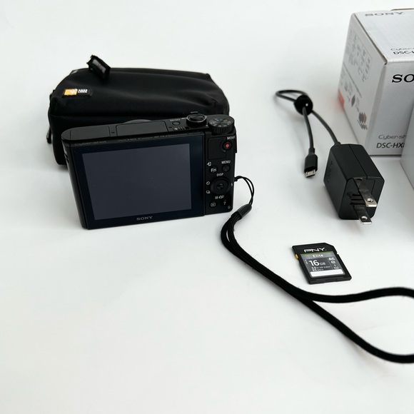 Sony Cyber-shot DSC-HX80 18.2-Megapixel Digital Camera Bundle - Picture 6 of 12